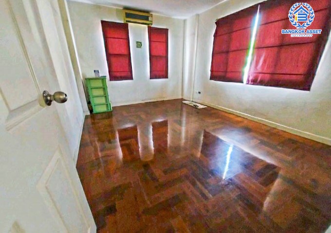 *****บ้านเดี่ยวมือสองย่านปทุมธานี ม.ปาริชาต ถนน345เนื้อที่กว้าง 123 ตร.ว. ฟังก์ชัน 3 ห้องนอน 3 ห้องน้ำ ที่จอดรถ 4 คัน บ้านกว้างขวาง พื้นที่ใช้สอยจัดเต็ม บนทำเลแห่งการเดินทาง เชื่อมต่อถนน 345 ถนนสะพานนนทบุรี-บางบัวทอง ถนนรังสิต-ปทุมธานี และทางด่วน "ศรีสมาน" จองเลย!